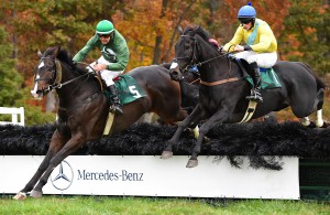 Class Cherokee (R), winner of the maiden hurdle. Photo courtesy Douglas Lees.