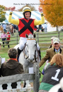 International Gold Cup winner Grinding Speed with rider Mark Beecher